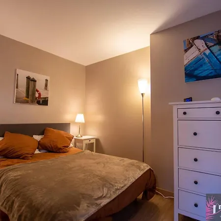 T2 Meuble Avec Balcon Et Parking Proche - Fr-1-825-53 شقة *