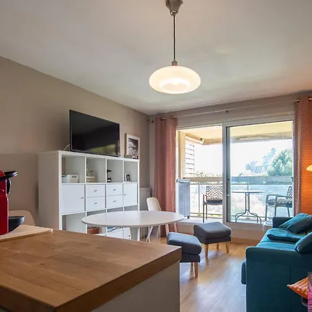 T2 Meuble Avec Balcon Et Parking Proche - Fr-1-825-53 شقة